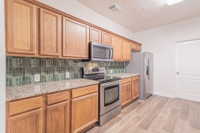 Building Photo - 213 Tapwood Ln