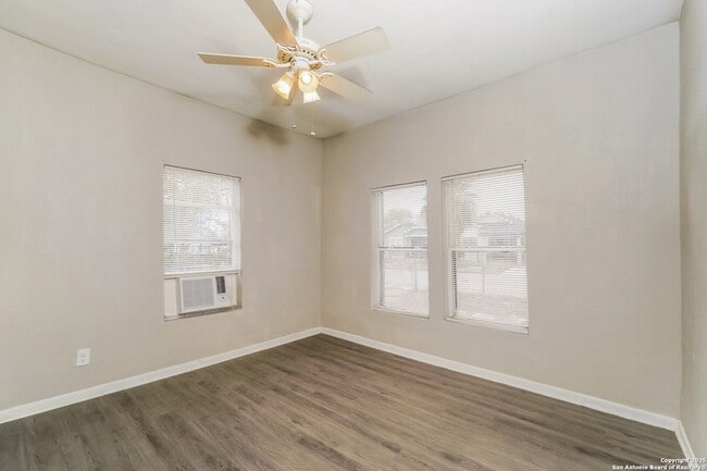 Building Photo - 614 Delgado St