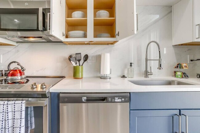 Building Photo - 2901 Indiana St