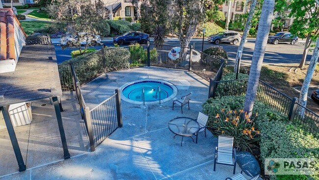 Building Photo - Bright Upgraded Condo w/ Quartz Kitchen, Covered Parking, Pool & Spa