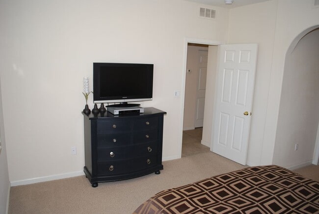 Building Photo - 6581 Hearthstone Cir