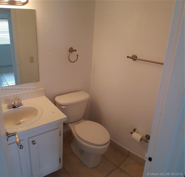 Building Photo - 1805 Sans Souci Blvd