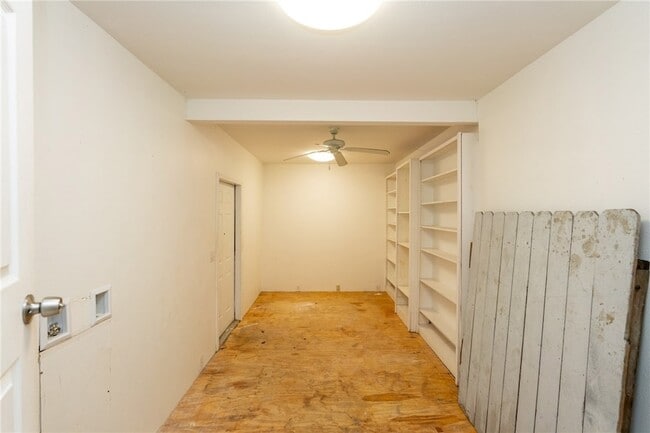 Building Photo - 706 Pennington Dr
