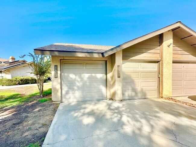 Building Photo - 1652 Pala Lake Dr