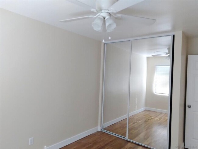 Building Photo - 2 BED 1 BATH Duplex Including 1 Car Garage in KENSINGTON