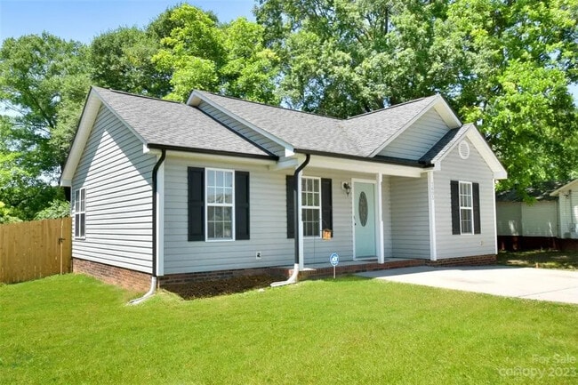 Primary Photo - 1605 Chapman Ave