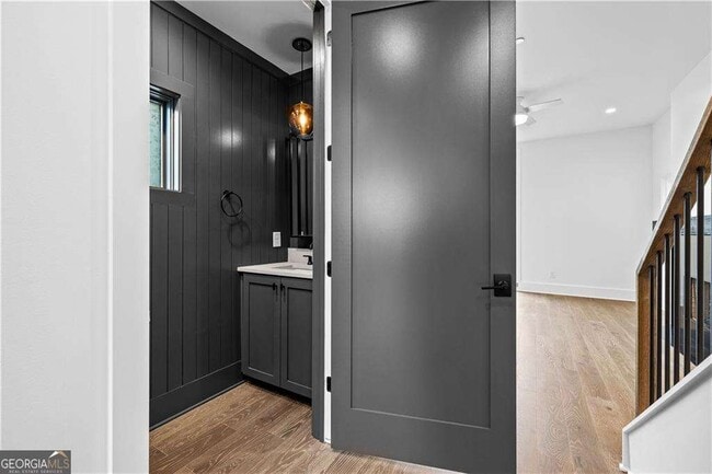 Building Photo - 255 High St