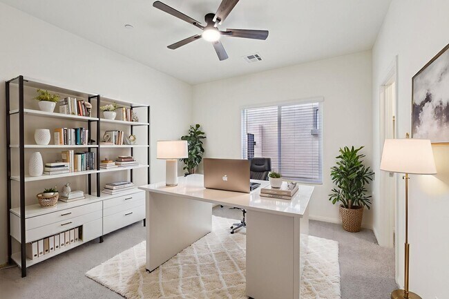 Building Photo - 10971 Meridian Flds Ave