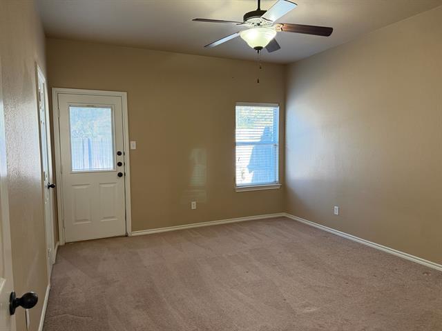 Building Photo - 1305 Ravenwood Dr