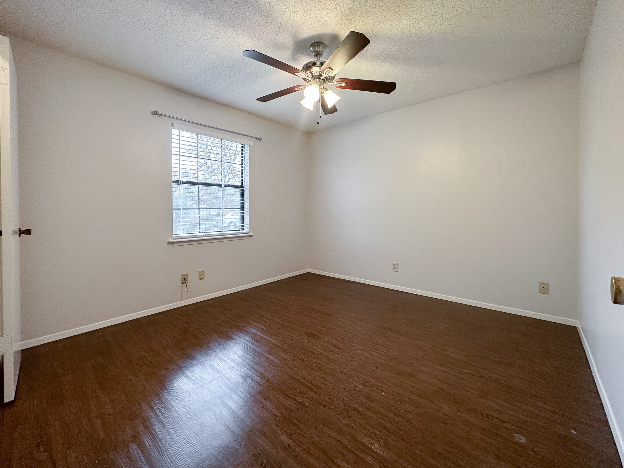 bedroom 1 - 406 E Wells St