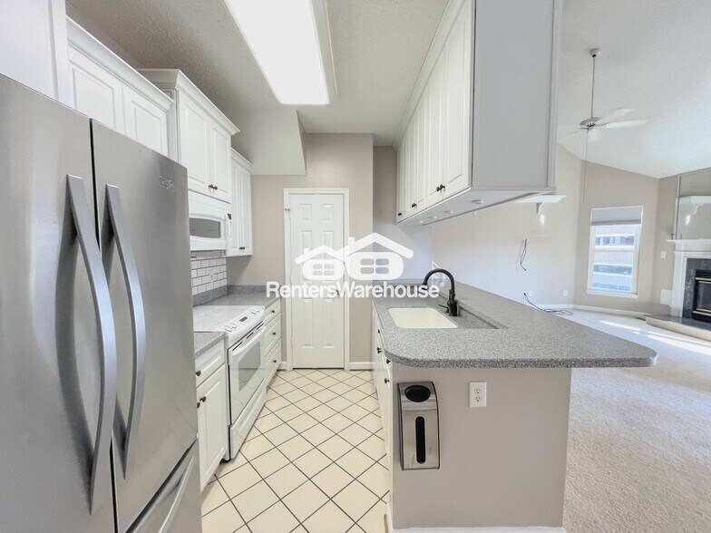 Building Photo - 2304 Beach Haven Dr