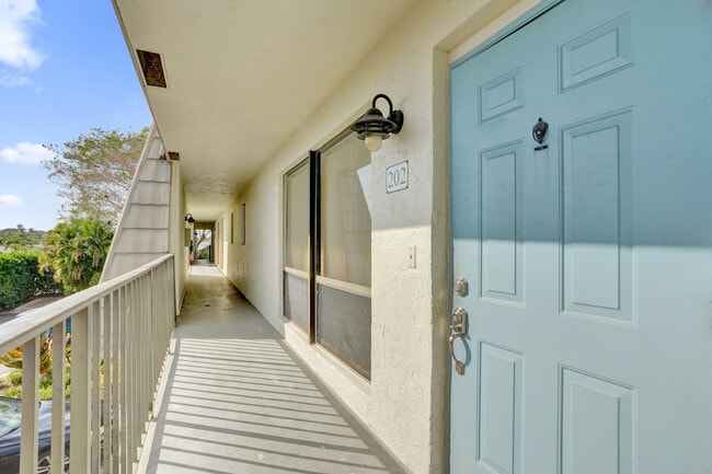 Building Photo - 1040 Homewood Blvd