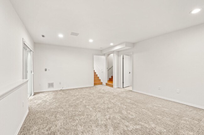 Building Photo - Just Reduced and READY NOW!! - Amazing Sce...