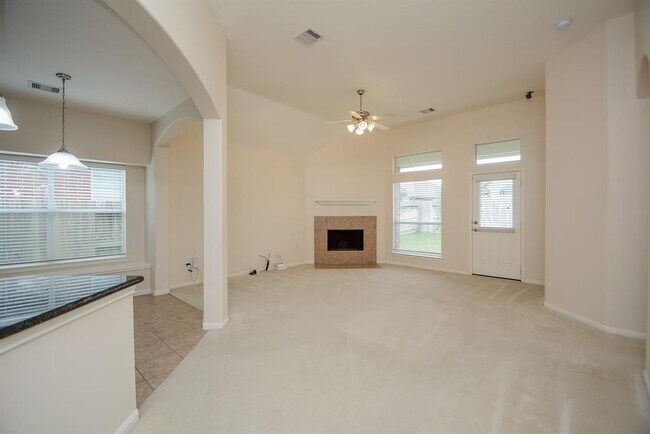 Building Photo - 10030 Arcadian Spgs Ln