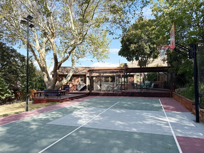 Building Photo - 3590 E 3100 S
