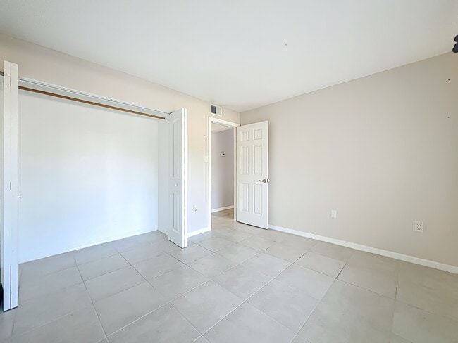 Building Photo - 1515 Huntington Ln