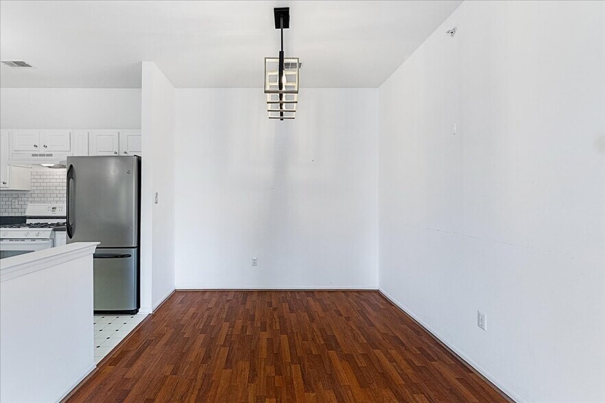 Building Photo - 932 Del Negro Ct