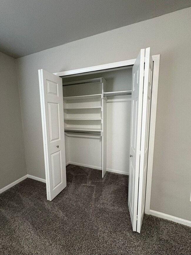 Building Photo - Beautifully Updated Townhouse – Prime Location!