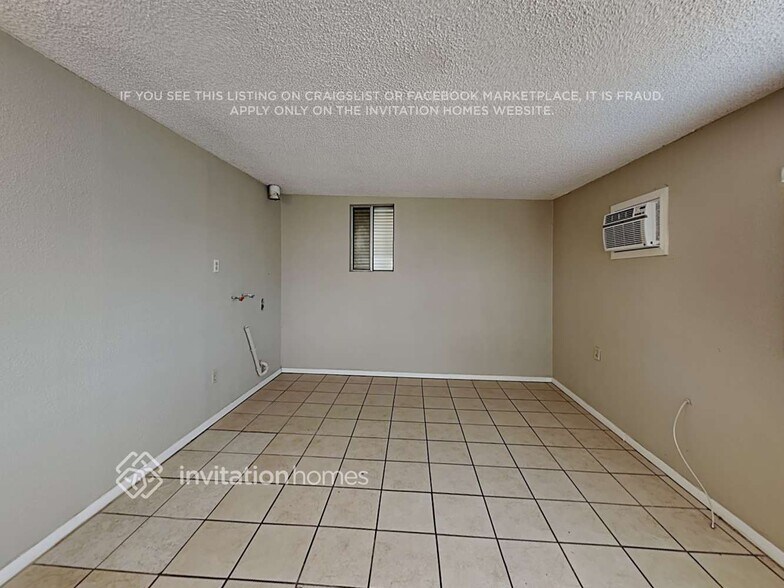 Building Photo - 8831 N 37th Dr