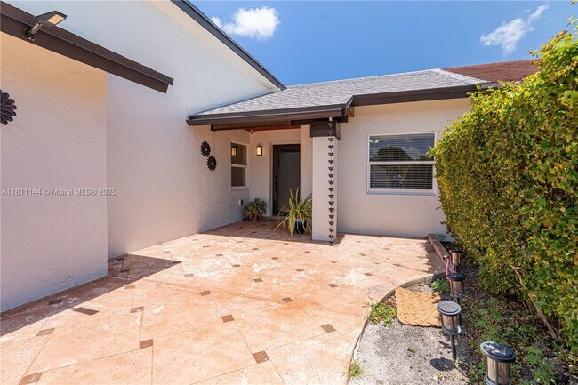 Building Photo - 6931 SW 154th Ct
