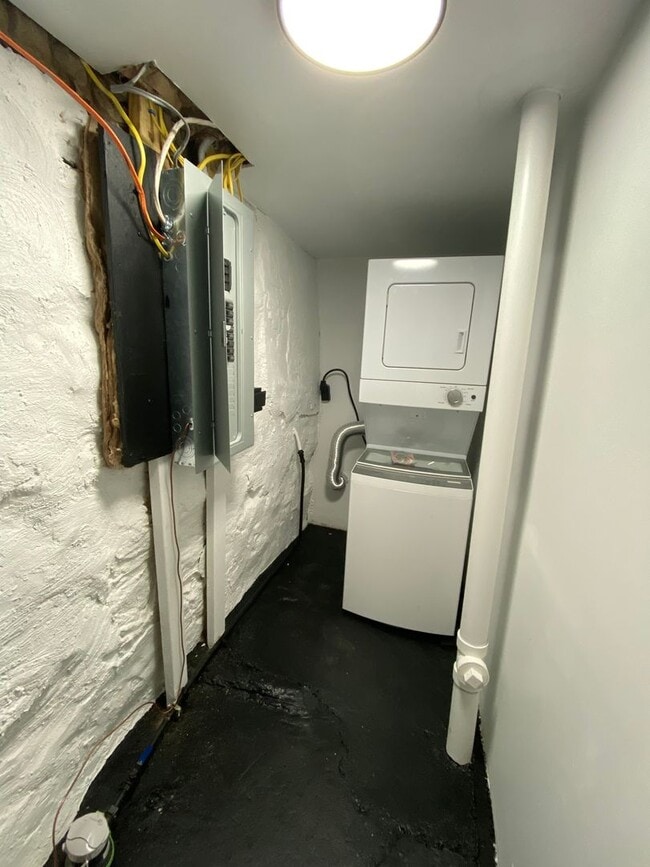 Building Photo - 924 Excelsior St