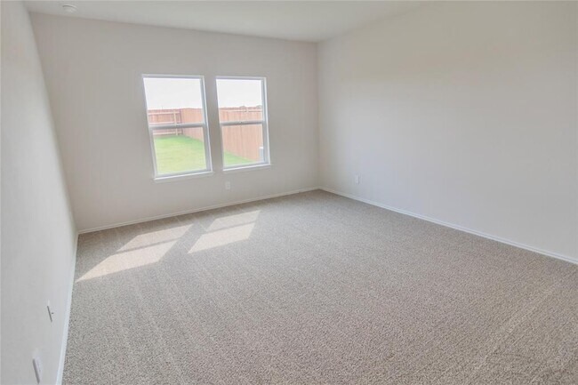 Building Photo - 361 Sandringham Lp