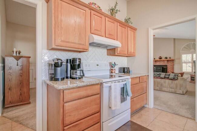 Building Photo - 14743 W Yosemite Dr