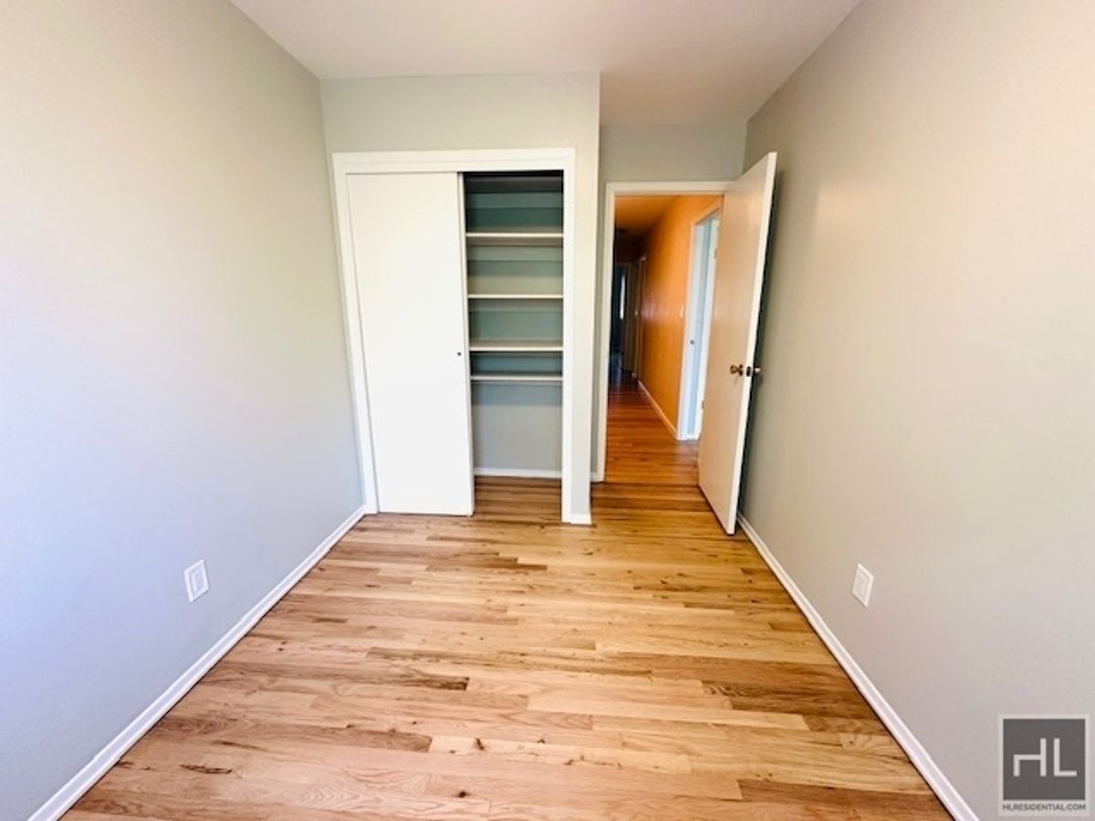 Building Photo - South Canarsie 4 Bed/2.5 Bath Beautiful Ho...