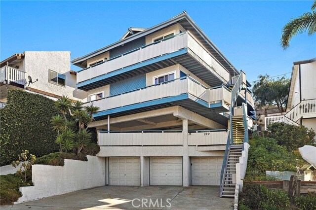 Building Photo - 229 W Escalones