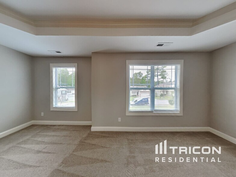 Building Photo - 65 Tanawha Ct