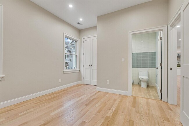 Building Photo - 14 Newell Rd