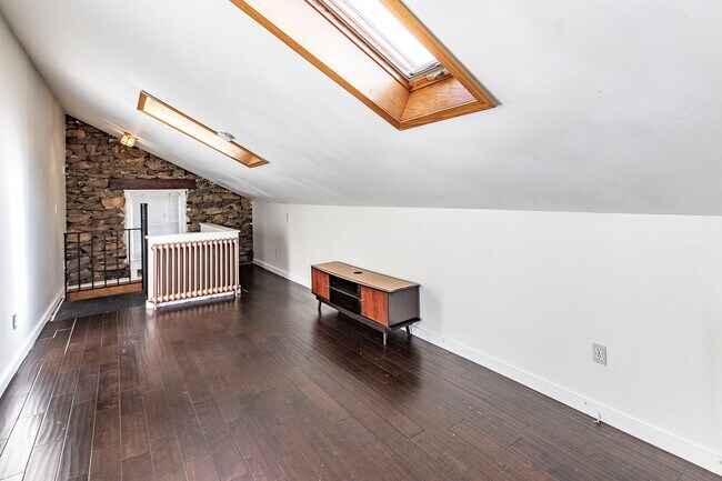 Building Photo - 3 bedroom, 1.5 bath home in The Triangle, Wilmington, DE