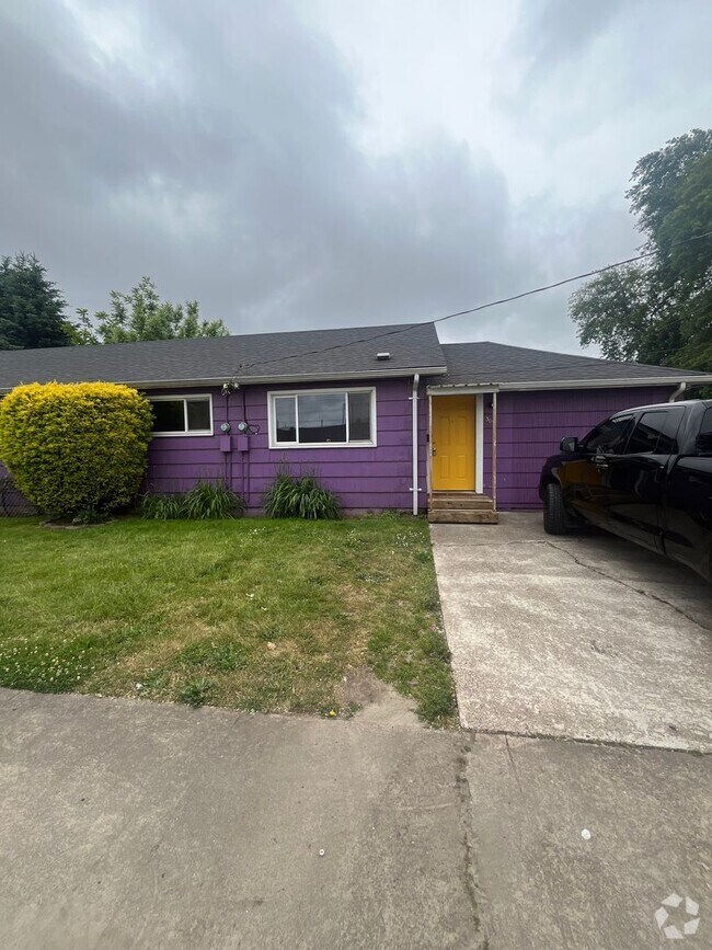 Building Photo - 3-Bedroom 1-Bathroom Duplex in Whitaker