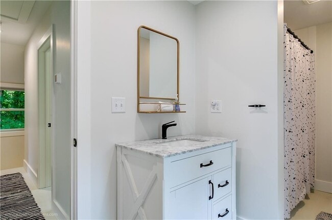 Building Photo - 59 Melrose Ave