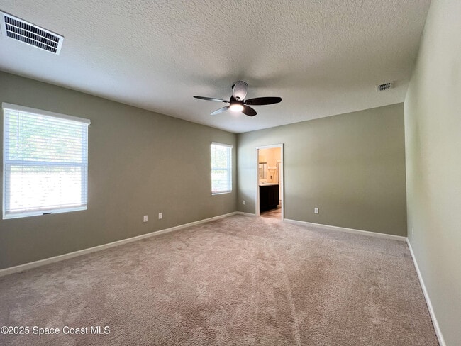 Building Photo - 590 Sorrento Dr