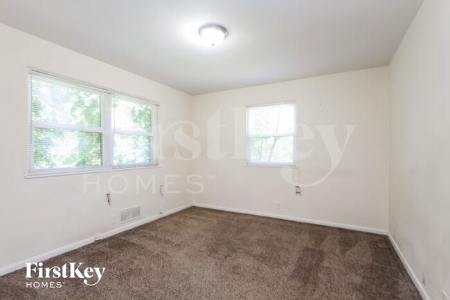 Building Photo - 5318 Glencairn Ln