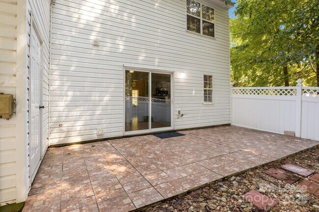 Building Photo - 10660 Holly Ridge Blvd