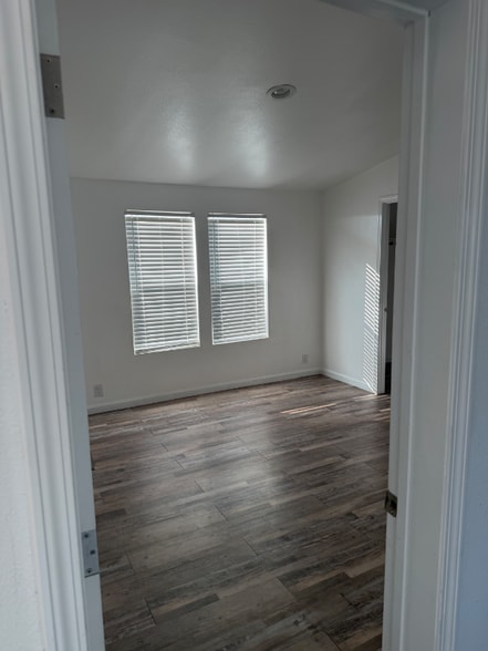 Building Photo - 14621 16th Ave