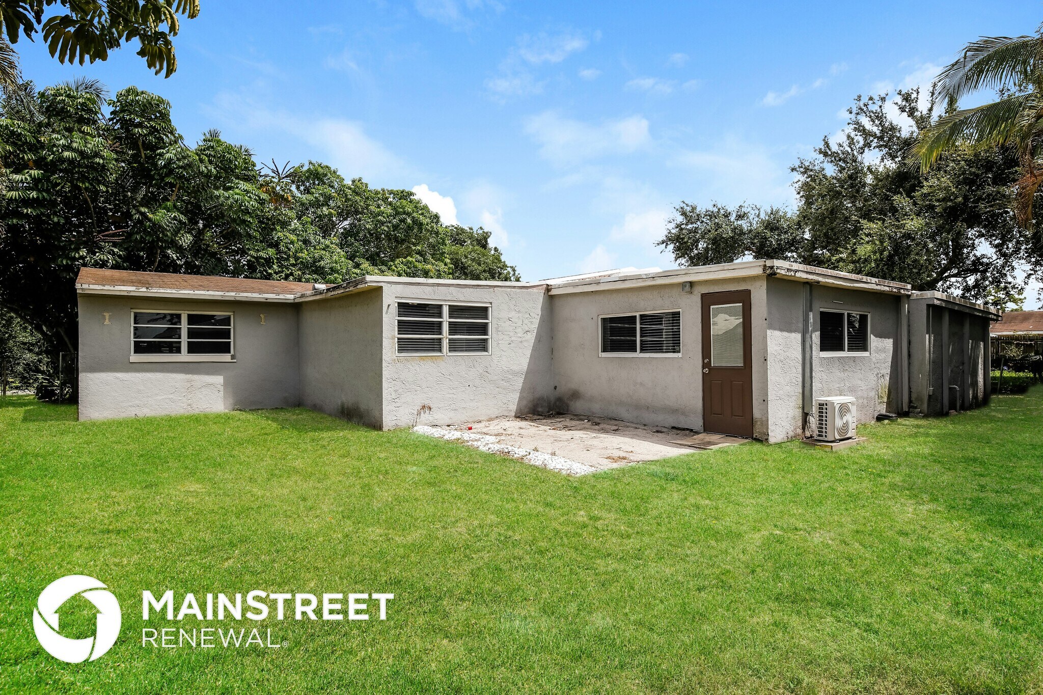 Building Photo - 1585 E Breezy Ln