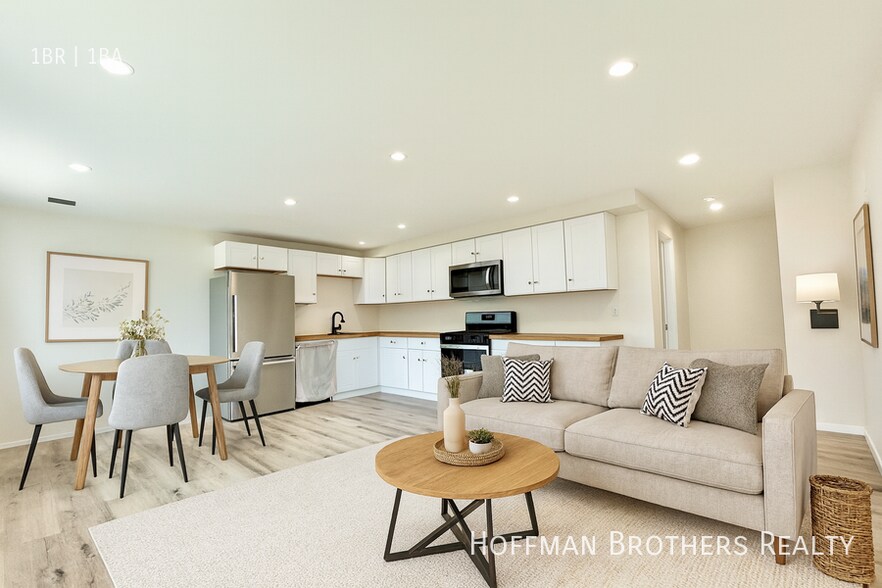 Building Photo - 14615 Gilmore St