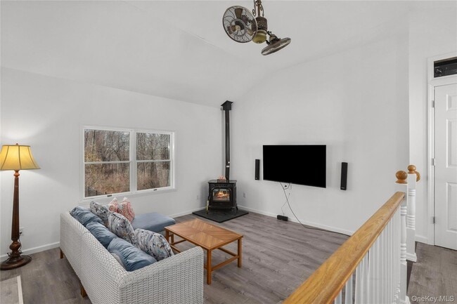 Building Photo - 10 Vernon Dr