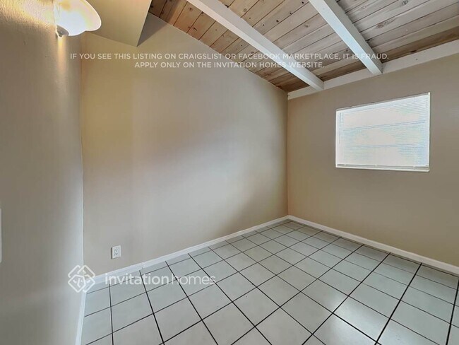 Building Photo - 1275 SW 28th Rd