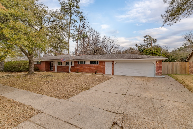 Building Photo - 2310 Whitney Dr