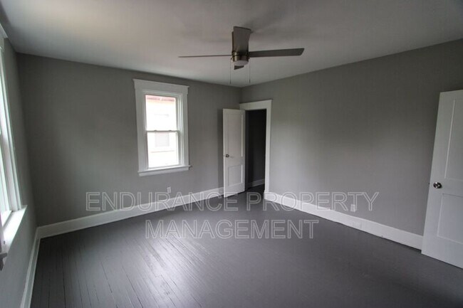 Building Photo - 22 Glen Este Pl