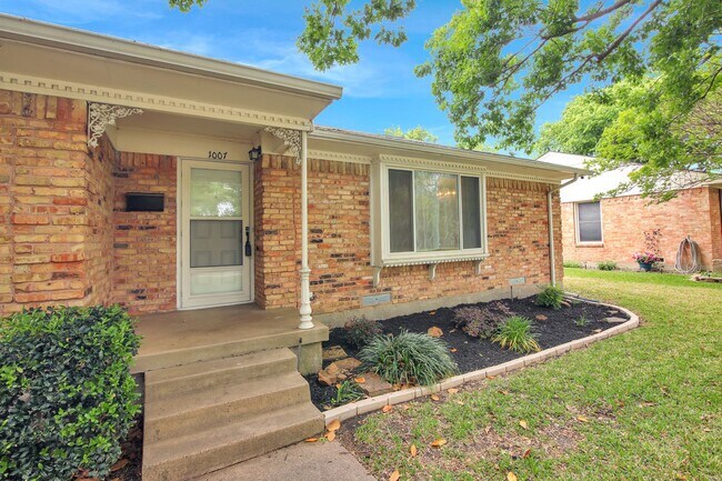 Building Photo - Newberry Drive