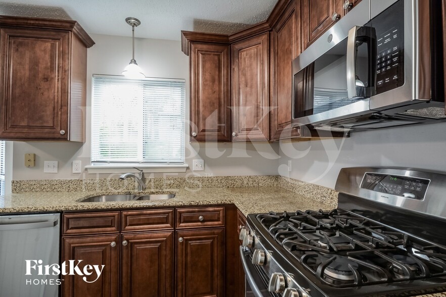 Building Photo - 457 Oak Glen Dr