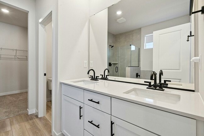 Building Photo - 5970 Thornhill Ave SW