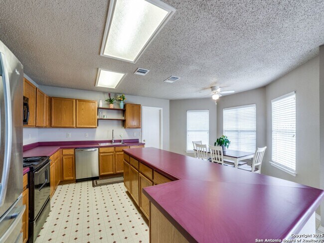 Building Photo - 3 Bedroom/2.5 Bath Northwest Crossing Subd...