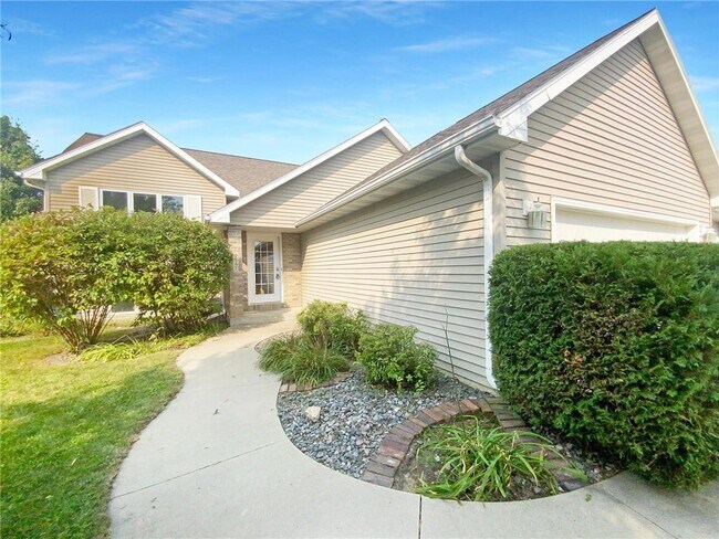 Building Photo - 3647 Ironwood Ct SW
