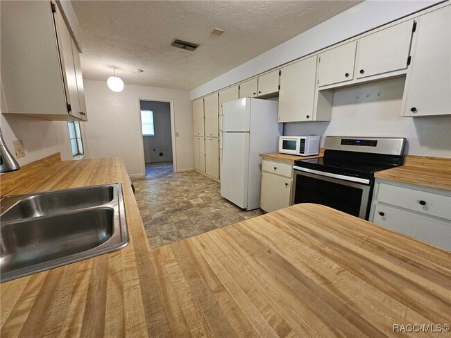 Building Photo - 1288 W Buttonbush Dr